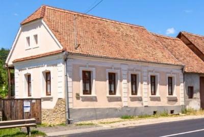Casă cu 2 camere în Saschiz