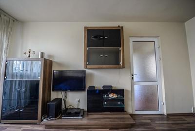 Apartament cu 3 camere decomandat, mobilat în Tomis Nord