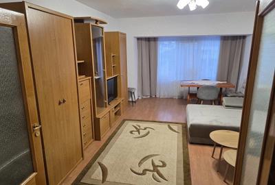 Stadion Farul. 3 camere ,  cu loc de parcare langa bloc 700 euro - 2