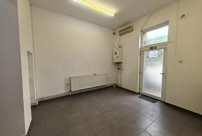 Spatiu comercial 25 mp central la doar 200 euro - 6