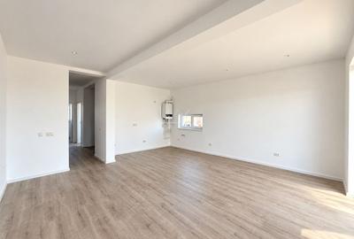 COMISION 0! Duplex finalizat cu 5 camere si 3 bai. Panouri solare. - 2