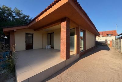 Casă individuală cu 3 camere în Sânmihaiu Român