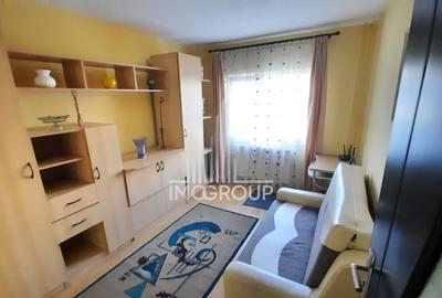Apartament cu 3 camere decomandat, mobilat în Între Lacuri