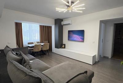 Apartament cu 3 camere decomandat, mobilat în Central