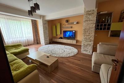 Închiriez apartament 3 camere cu garaj (2 locuri) - 2