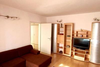 Apartament cu 2 camere semidecomandat, mobilat în Complex Studențesc