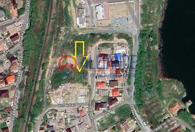 Teren de 4621 mp, în Est