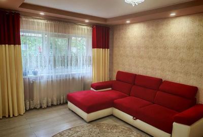 Apartament cu 4 camere decomandat, mobilat în Cug
