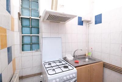Vanzare 3 sau 4 camere in vila robustă Cotroceni la etajul 1, intrare separată - 12