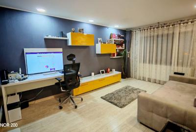 Apartament cu 2 camere decomandat în