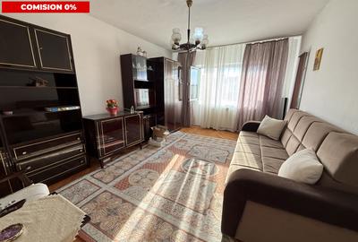 Apartament cu 3 camere decomandat, mobilat în Girocului