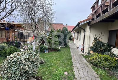 Casa cu acces auto  2 apartamente separate garaj zona Piata Cluj Sibiu - 1