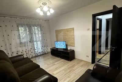 Apartament cu 2 camere semidecomandat, mobilat în Centru Civic