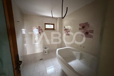 Casa cu potential de investitie 7 camere foisor 4 bazine de pesti - 9