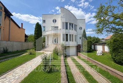 Casa individuala | Pensiune | 380 mp | 1377 mp teren | Cetate - 1