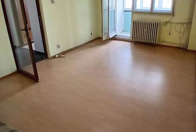 Apartament cu 2 camere decomandat în 1 Decembrie 1918