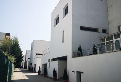 Vila 5 camere/garaj dublu /piscina -  langa British School/ Iancu Nicolae - 1
