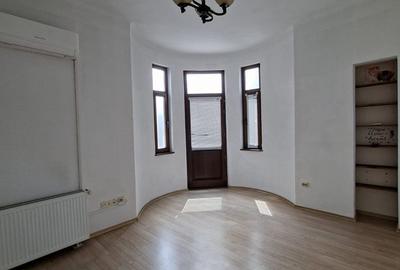 Vila singur curte, reprezentativa, renovata la stadard superior - 8