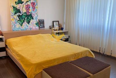 Apartament cu 4 camere decomandat, mobilat în Plopilor