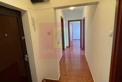 Apartament cu 2 camere decomandat în Banu Manta