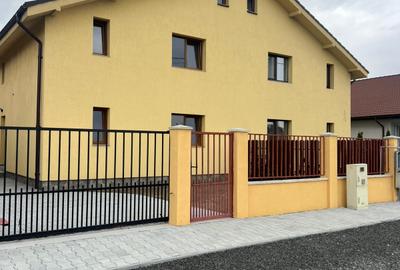 Duplex cu 5 camere în Dumbrăvița
