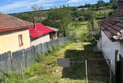 Teren Construcții intravilan de 2450 mp, în Bucovăț