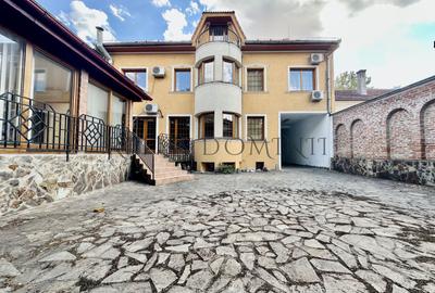 Casa de Închiriat Ultracentrala, 12 Camere, 10 Bai, 6 Parcari - 13