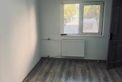 Vand garsoniera renovata Buziasului! - 2
