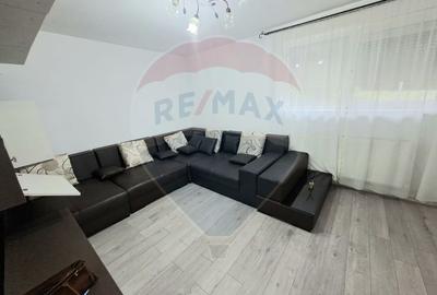 Apartament cu 2 camere semidecomandat, mobilat în Central