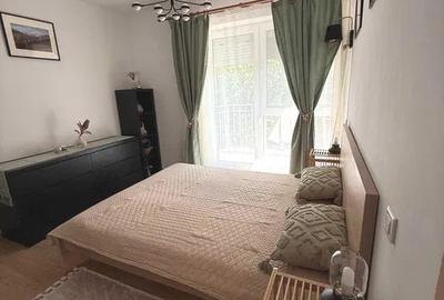 Apartament cu 2 camere semidecomandat, mobilat în Apărătorii Patriei