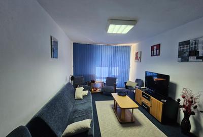 Apartament cu 3 camere decomandat în Piața Unirii