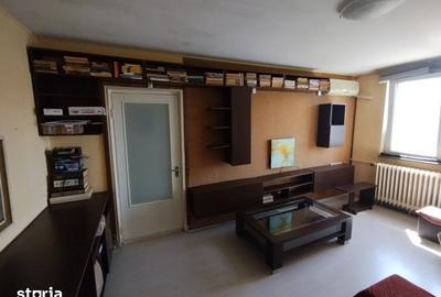Apartament cu 3 camere semidecomandat în Titan