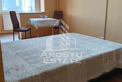 Garsonieră decomandată în Confecții