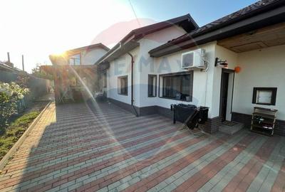 Casă cu 4 camere în Grebănu