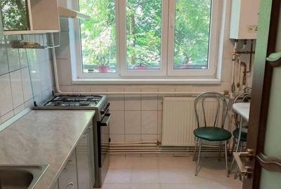Apartament cu 3 camere semidecomandat, mobilat în Drumul Taberei