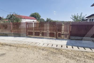Teren Construcții intravilan de 800 mp, în Ulmi
