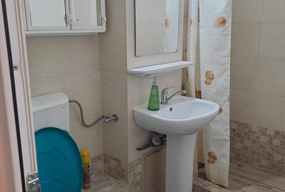Apartament cu  2 camere decomandat, etajul 2/10, zona Mircea cel Batran - 7