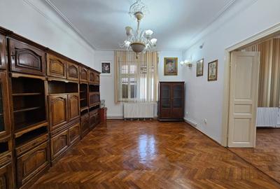 Casa eleganta cu tavane inalte si gradina superba - 10