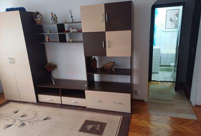 Apartament cu 2 camere semidecomandat în Dristor