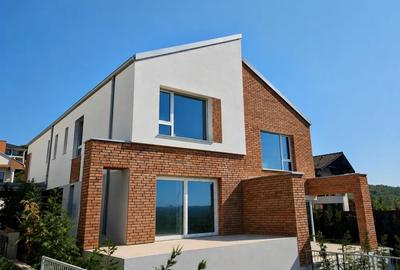Duplex cu 4 camere în Iris