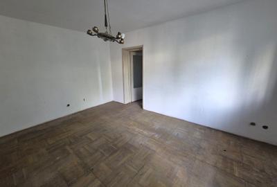 Apartament cu potențial excelent, zona Podgoria – etaj 3, comision 0% - 7