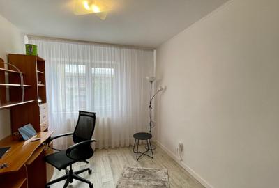 Apartament 3 camere, decomandat, zonă ultracentrală, bloc Mobilux, etaj 1 - 8