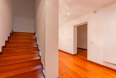 Proprietate unica tip vila, ultra central, S+P+2E, lift, priveliste peisagistica - 30