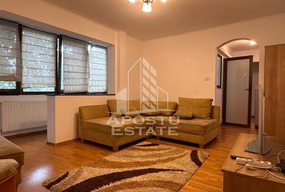 Apartament cu 3 camere semidecomandat, mobilat în Dacia