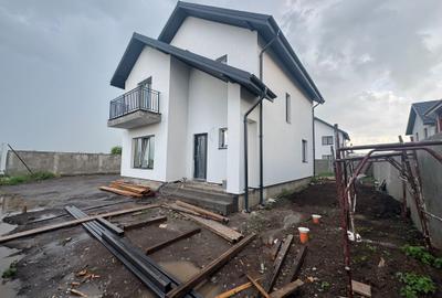 Casă individuală cu 4 camere în Popești-Leordeni