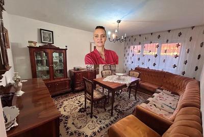 Apartament cu 3 camere semidecomandat în Central