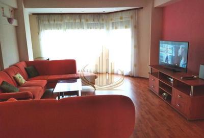 Apartament cu 3 camere decomandat, mobilat în Torontalului