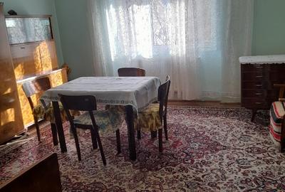 Casa cu etaj, 4 camere, central, acces in curte cu masina - 15