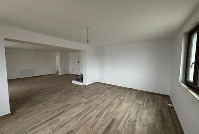 Vila deosebita Parter + Mansarda de vanzare in Odobesti - 17