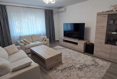 Apartament cu 3 camere decomandat, mobilat în Unirii